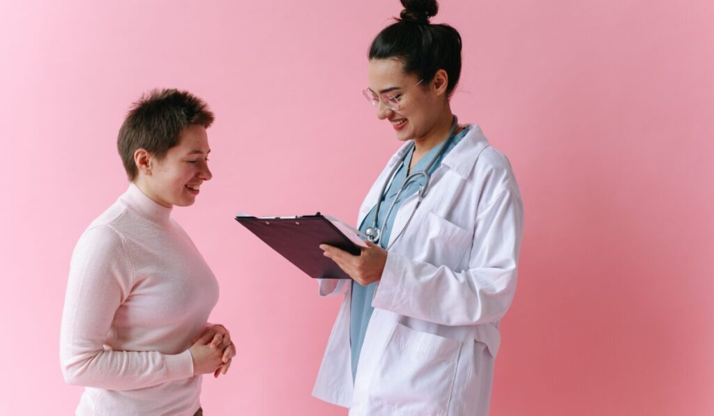home visit doctor Dehradun expect — Home visit doctor dehradun: 7 essential things to expect — Photo by Thirdman on Pexels