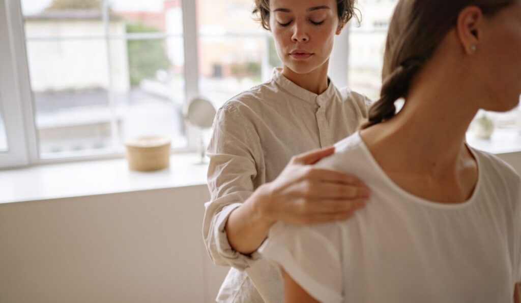 best physiotherapy at home Dehradun — Best physiotherapy at home dehradun: 7 essential services — Photo by Yan Krukau on Pexels