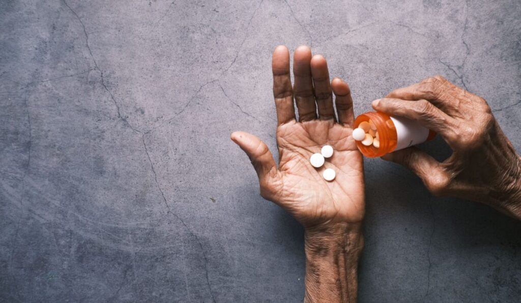 medication management elderly Haridwar — Medication management elderly haridwar: 7 essential tips — Photo by Towfiqu barbhuiya on Pexels