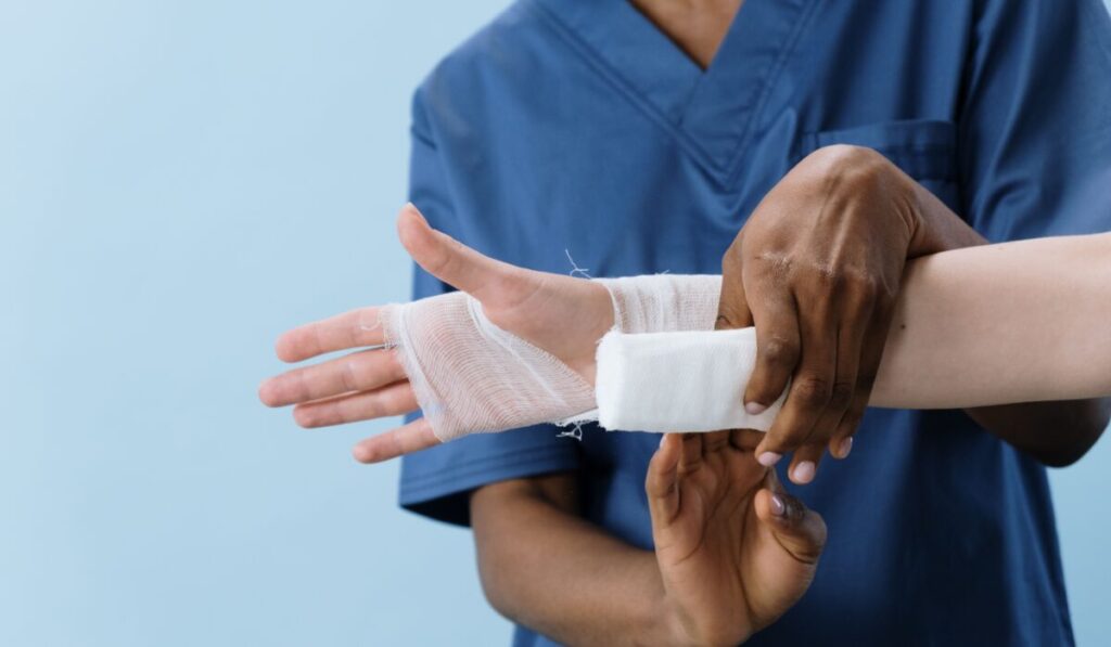 Reliable Wound Care Nurses Mussoorie — Reliable wound care nurses mussoorie: 5 essential tips — Photo by cottonbro studio on Pexels